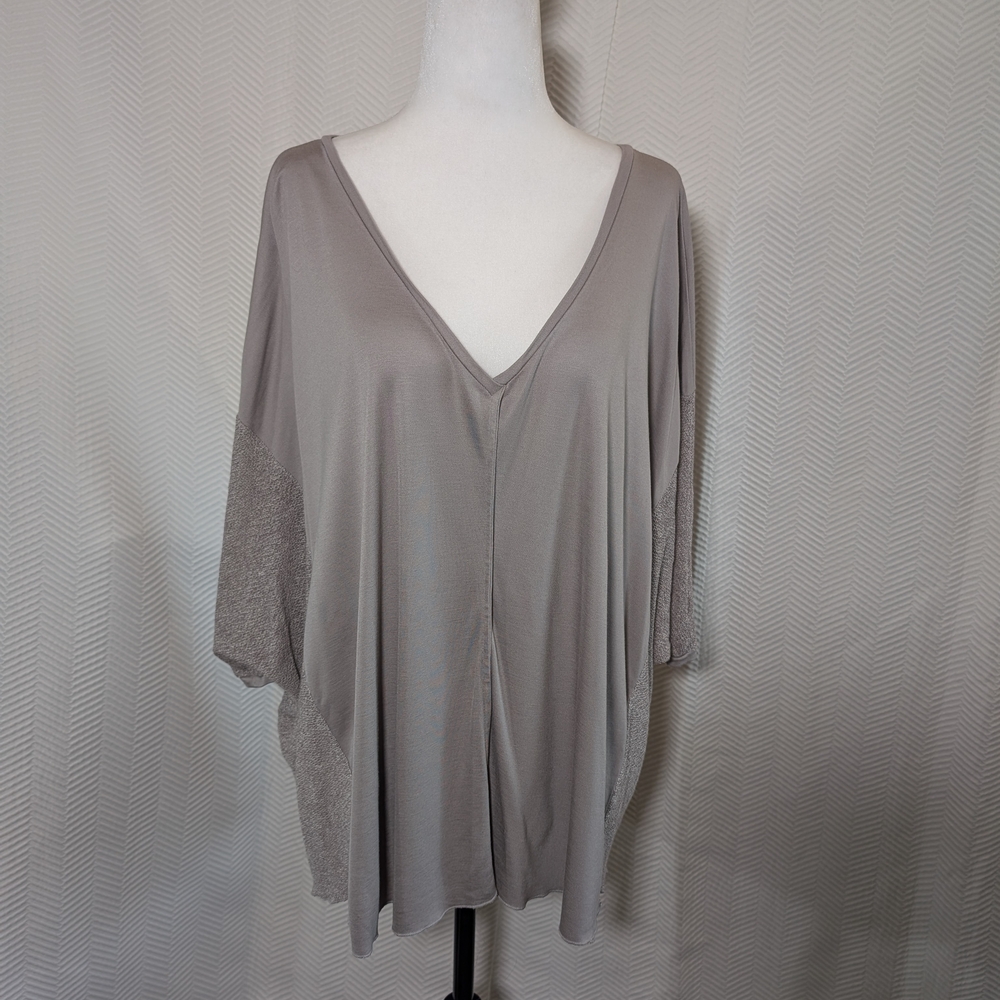 Ozai n Ku Taupe  Grey V-Neck Top Est Medium to Large Lagenlook Oversized Neutral
